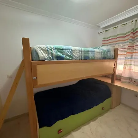 Piso 3 Dormitorios Y 2 Banos 公寓 *